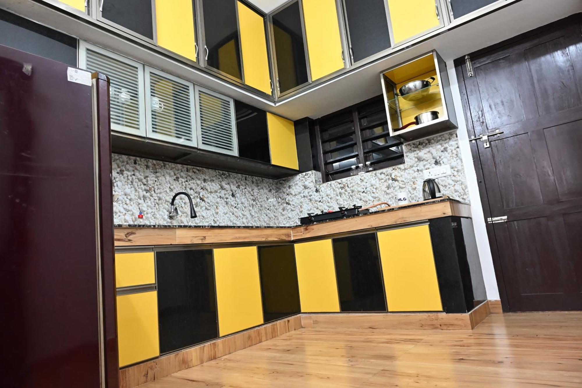 Apartamento Elamkulam Penthouse - 3Bhk Ac With Kitchen - Kochi Chottanikara Exterior foto